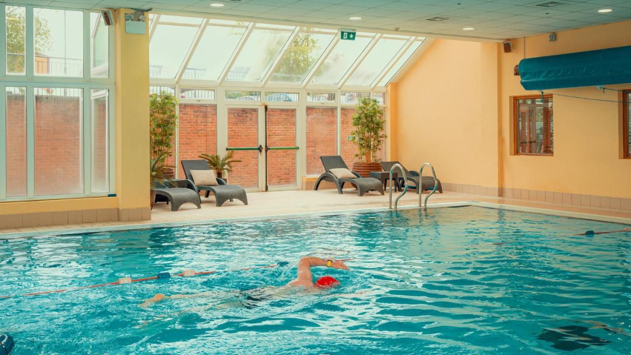 Cavan Crystal Hotel Exterior photo