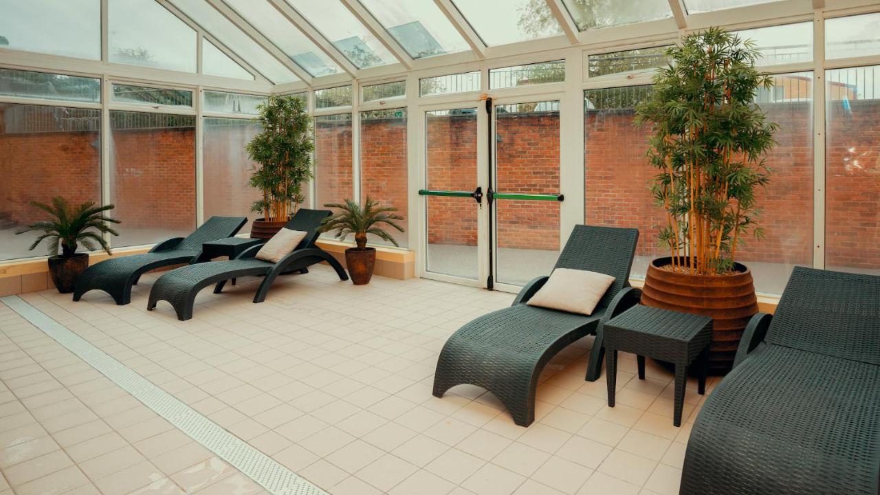 Cavan Crystal Hotel Exterior photo