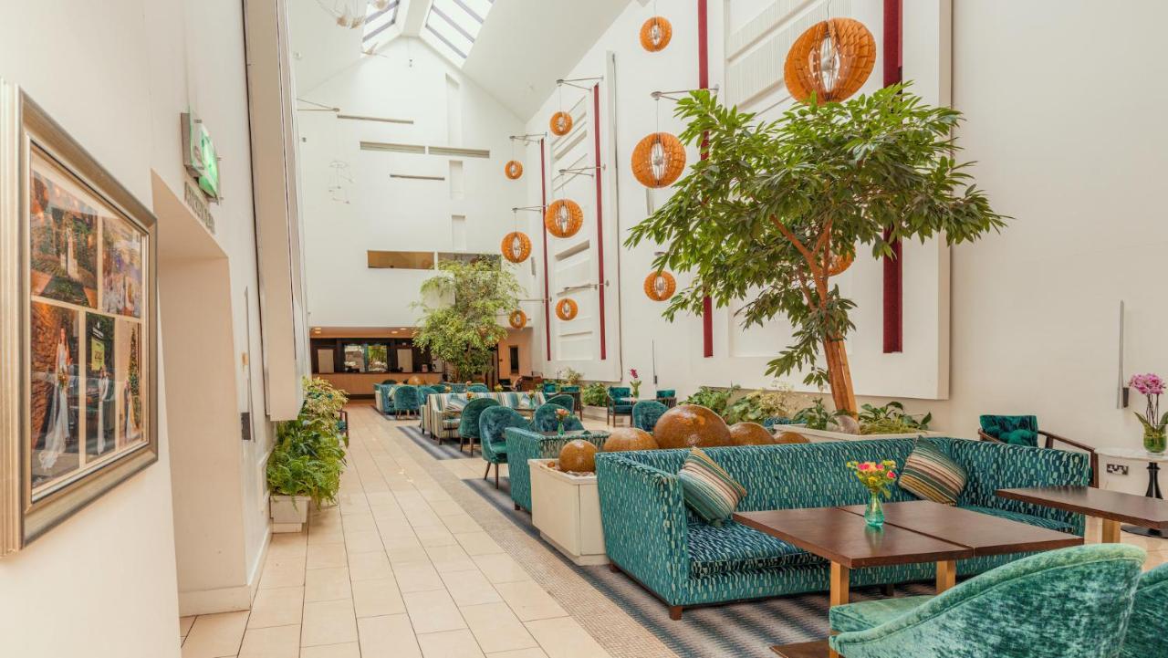 Cavan Crystal Hotel Exterior photo