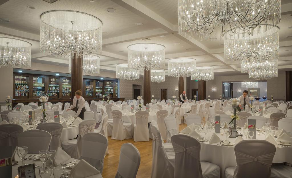 Cavan Crystal Hotel Exterior photo