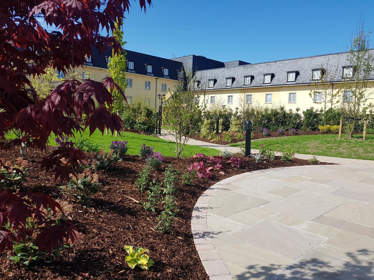 Cavan Crystal Hotel Exterior photo